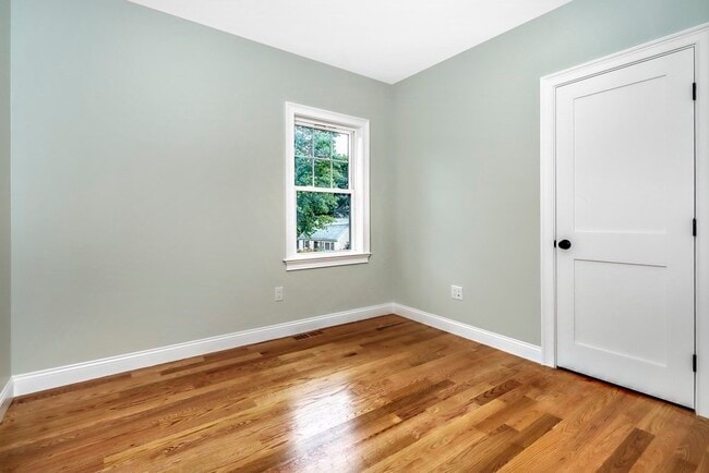 Building Photo - 60 Johnswood Rd