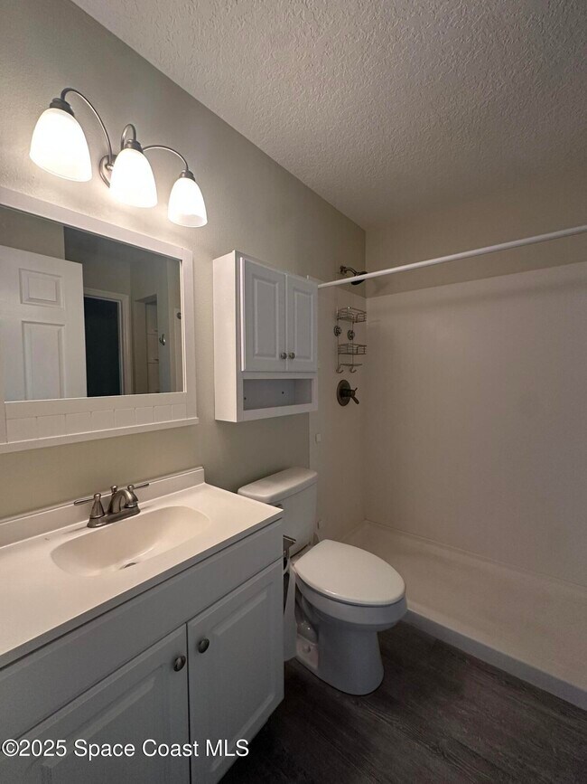 Building Photo - 1047 Small Ct