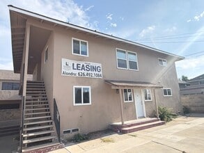 Building Photo - 2400 Del Mar Ave