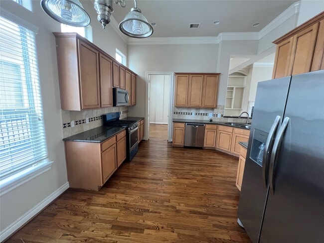 Building Photo - 5940 Kansas St