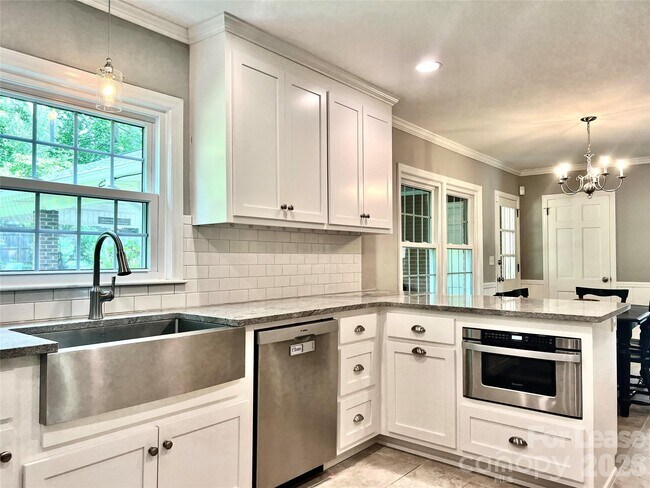 Building Photo - 6840 Newhall Rd