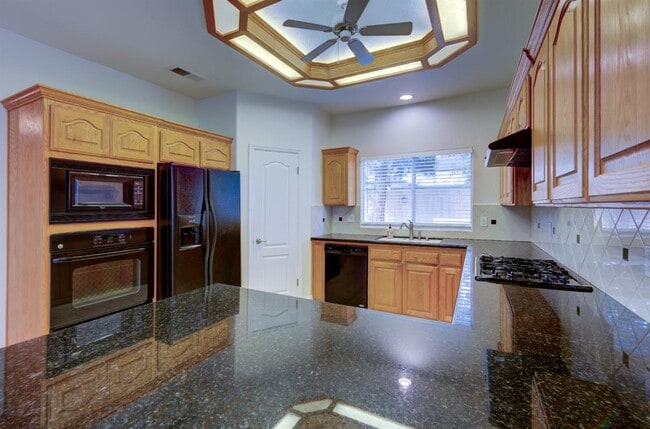 Building Photo - 1824 E Turnberry Ave