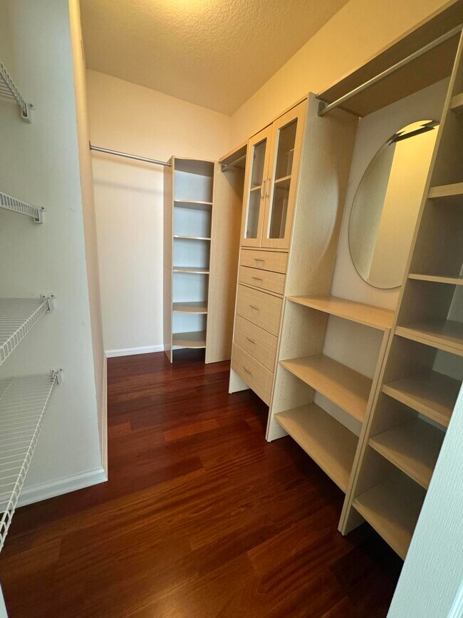 Building Photo - 225 Murcia Dr