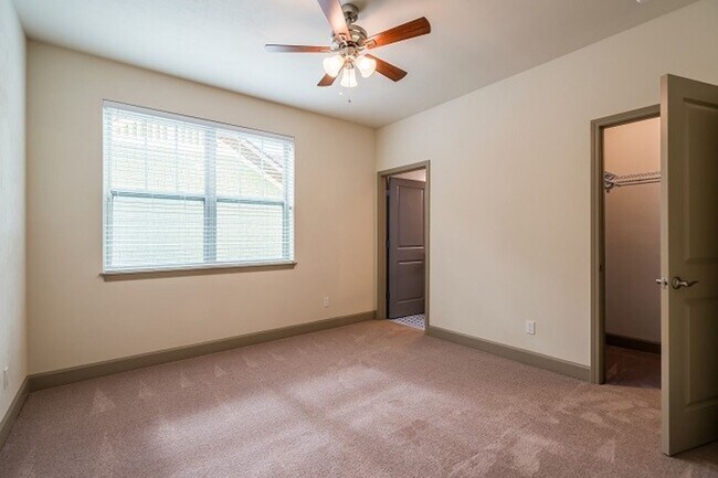 Interior Photo - The Craftsman