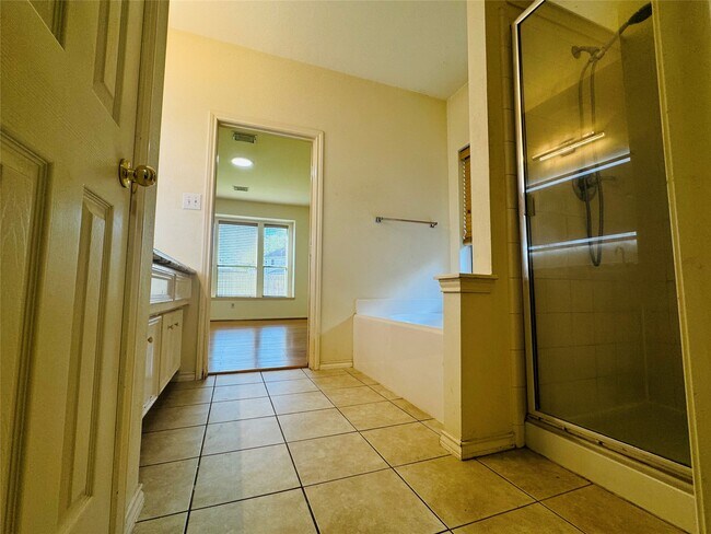 Building Photo - 931 Sierra Springs Ln