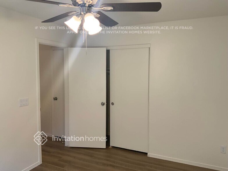 Building Photo - 10538 W Roanoke Ave