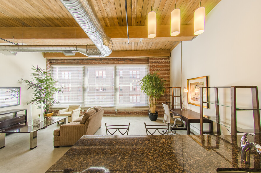 KC Loft Central - 127 W 10th St Kansas City MO 64105 | Apartment Finder