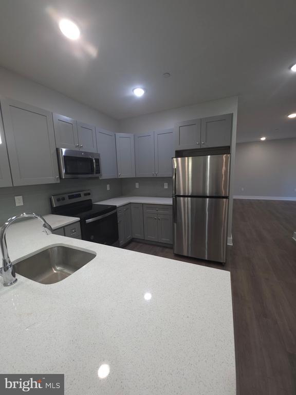 Building Photo - 3925 Haverford Ave