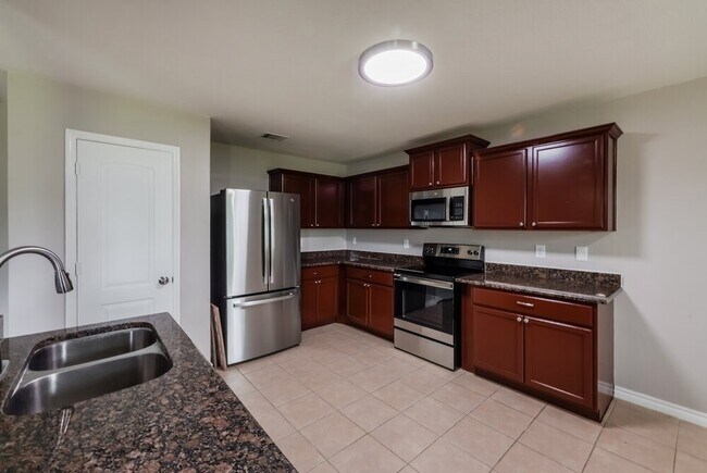Building Photo - 6515 Gardners Brook