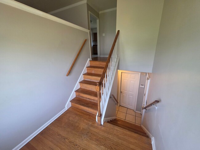 Building Photo - 146 Honora Dr