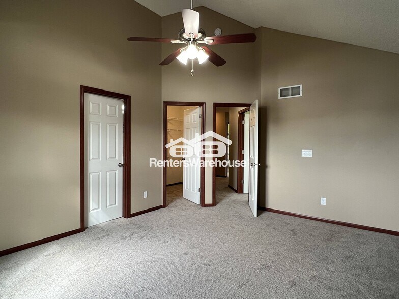 Building Photo - 10017 Iris Ln