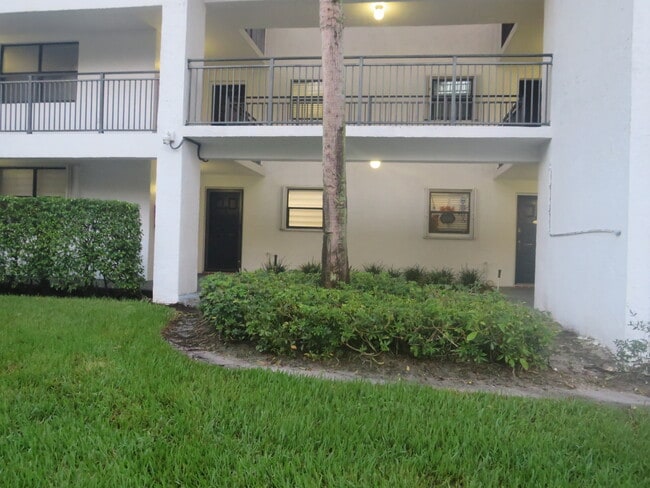 Building Photo - 16091 Blatt Blvd