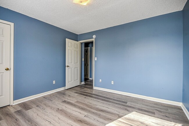 Building Photo - 360 Britton Ave