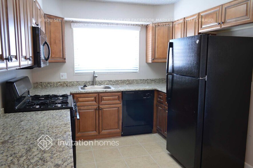 Building Photo - 10870 Larry Dr