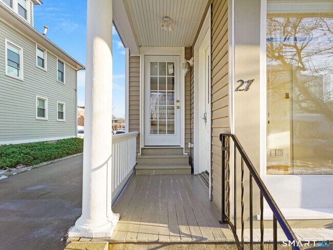 Building Photo - 27 5th St