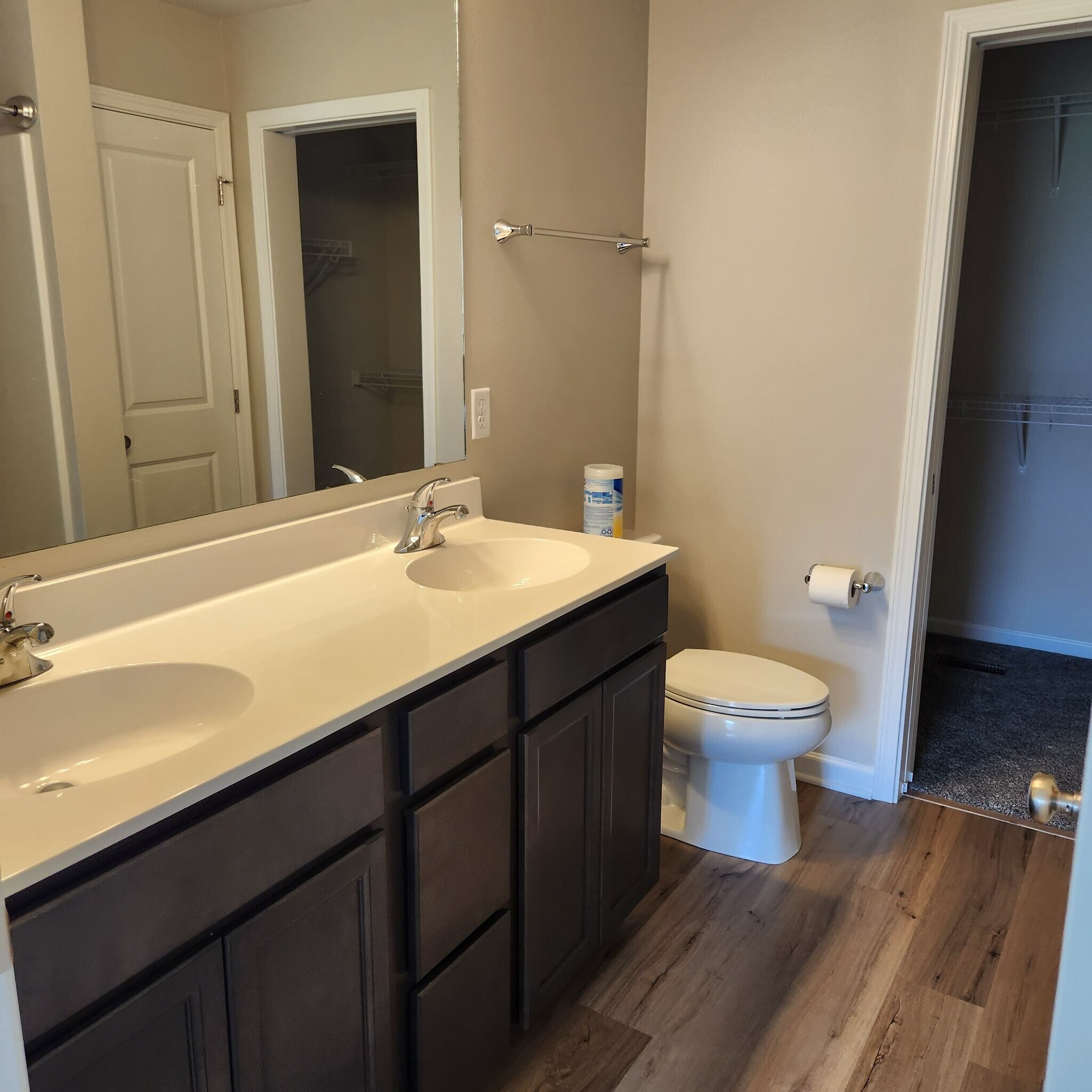 Building Photo - 1500 Primrose Dr SE