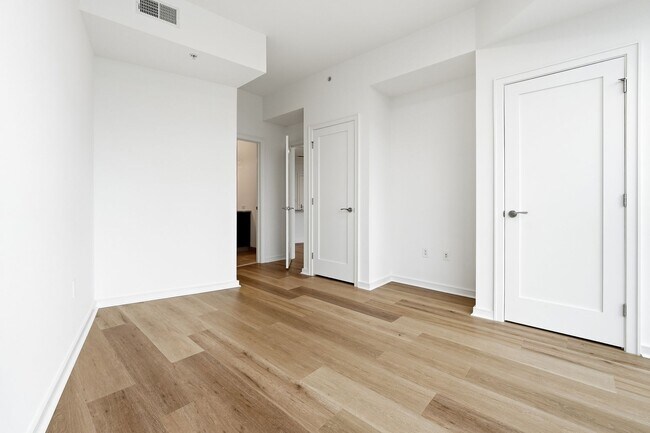 Building Photo - 10 Terminus Luxury 2 Bedroom Condo in Heart of Buckhead