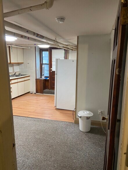 Building Photo - 242 Hudson Ave