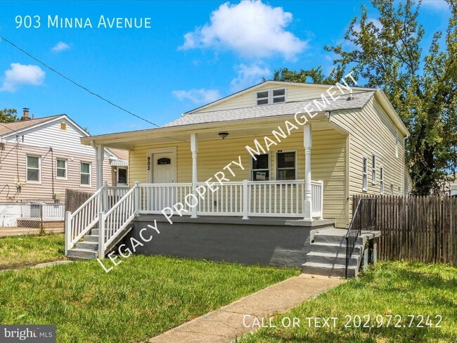 Building Photo - 903 Minna Ave