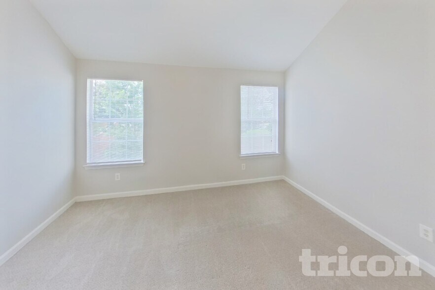 Building Photo - 2435 Cornell Cir