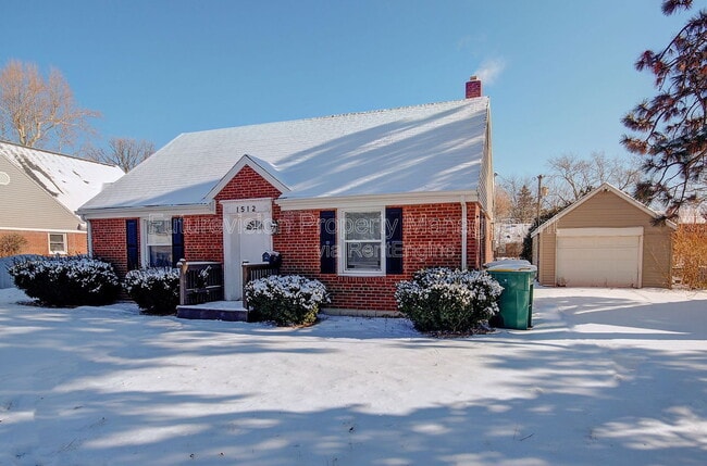 Building Photo - 1512 N May St