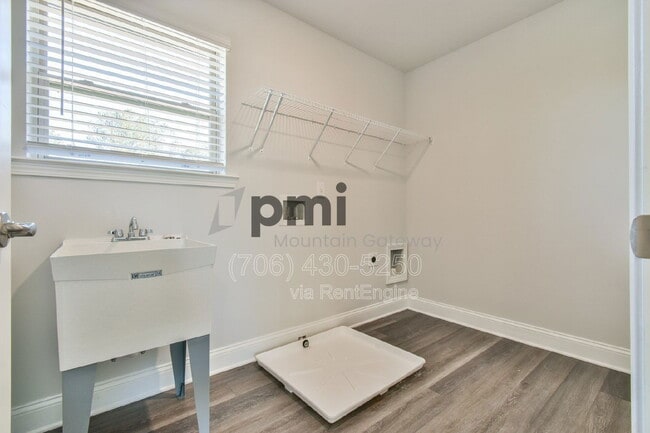 Building Photo - 247 Magnolia Villas Dr