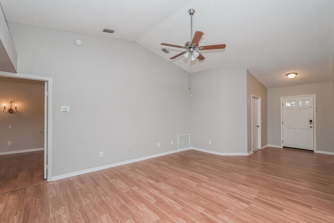 Building Photo - 1127 Hardwood Dr