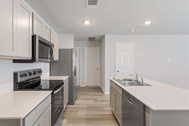 Building Photo - 1122 Newey Cir