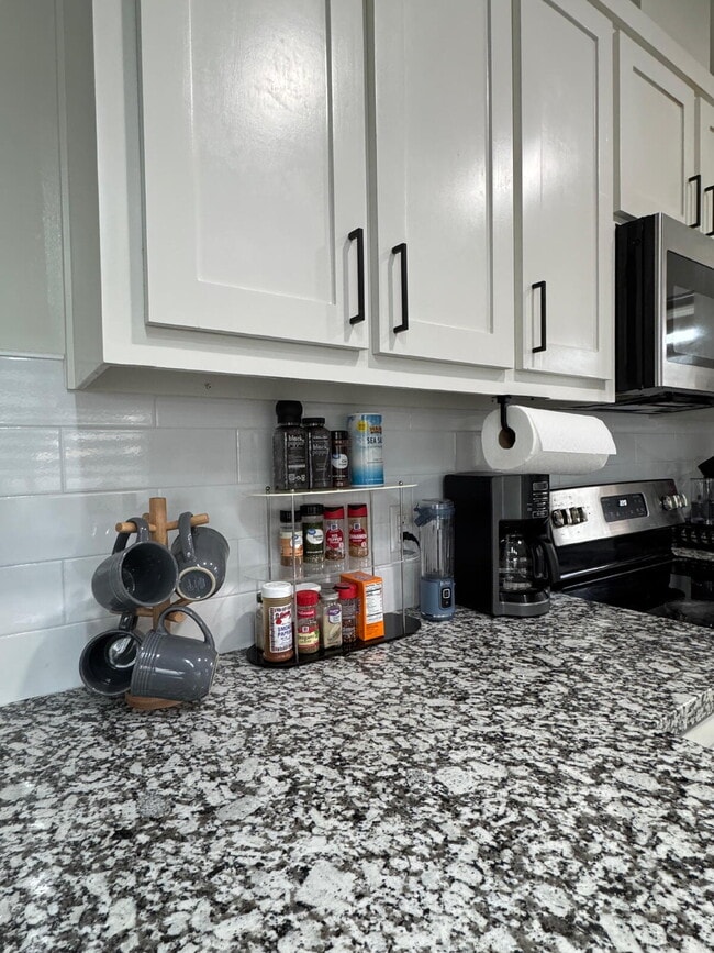 Building Photo - "Stylish 2-Bed, 2-Bath Gem with Granite Touches in Pharr, TX!"