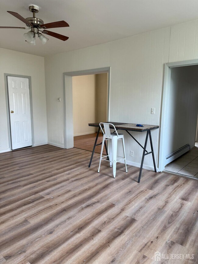 Building Photo - 400 High St