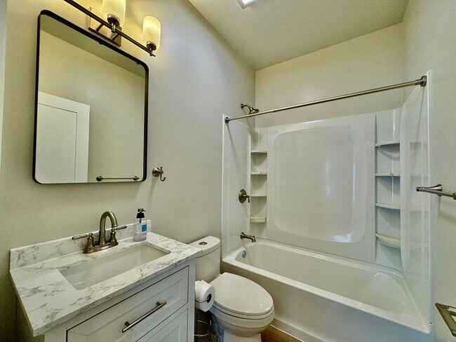 Building Photo - Seward Park fully renovated 4 bedroom, 3 b...