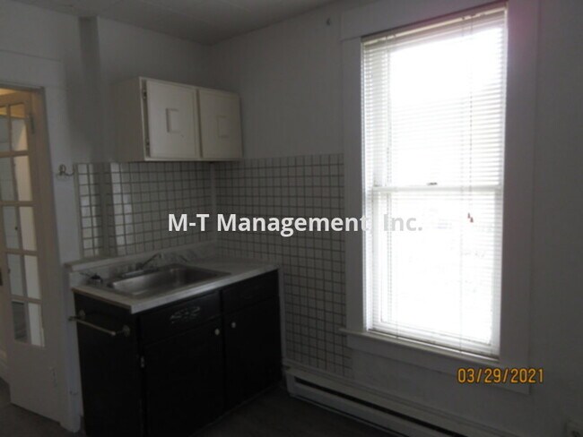Building Photo - South Hill 1+ br, 1 bath apartment