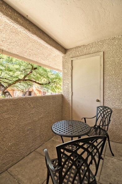 Building Photo - 7255 E Snyder Rd