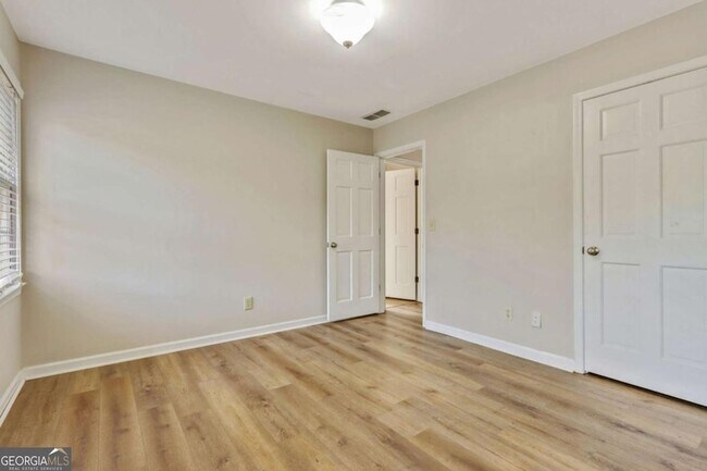 Building Photo - 4365 Burnleigh Chase NE