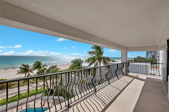 Building Photo - 5415 Collins Ave
