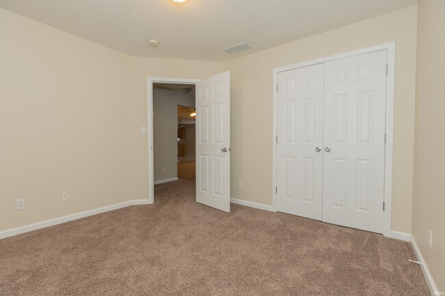 Building Photo - 7778 Sandalwood Dr