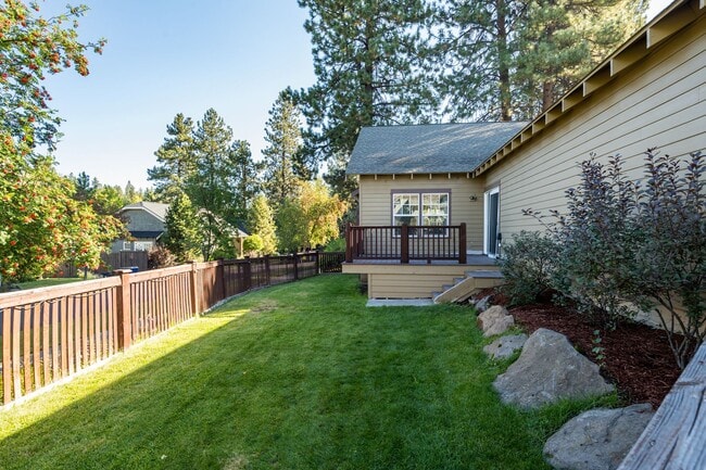 Building Photo - 19415 S W Laurelhurst Way