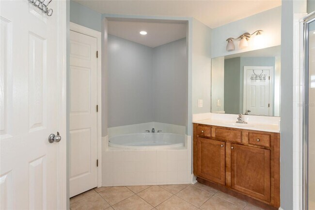 Building Photo - 300 Bella Harbor Ct