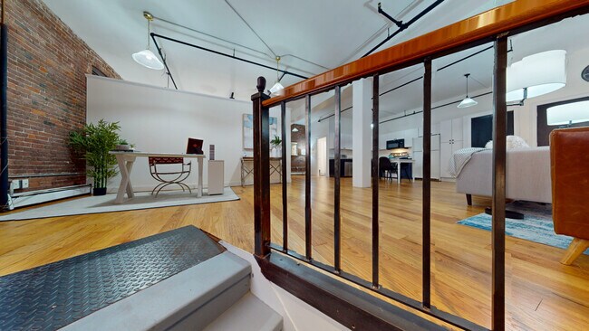 Building Photo - 19 Stanhope St