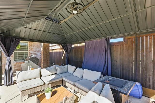 Building Photo - 3934 Dickinson Ave