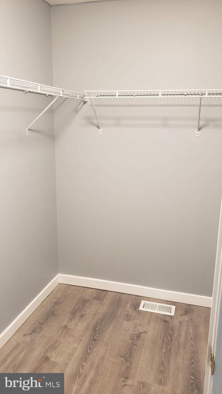 Building Photo - 22 Meadow Rue Ln