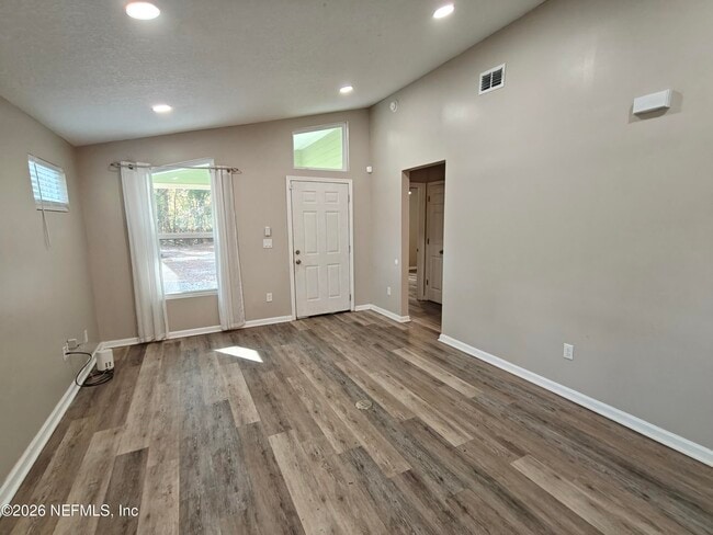 Building Photo - 8153 Thrasher Ave