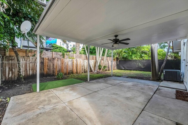 Building Photo - 4090 SW 69th Ave