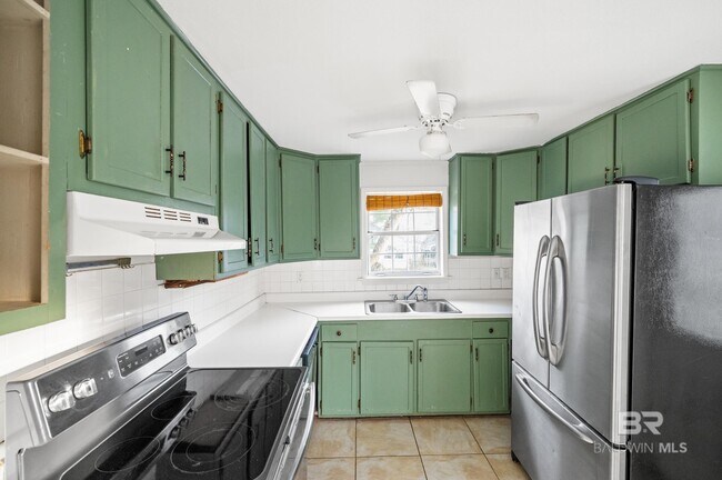 Building Photo - 358 Pecan Ave