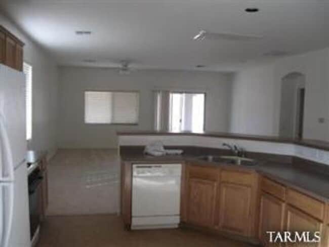 Building Photo - Beautiful Gladden Farms Home - 3bed & 2bath - Perfect for a Family!