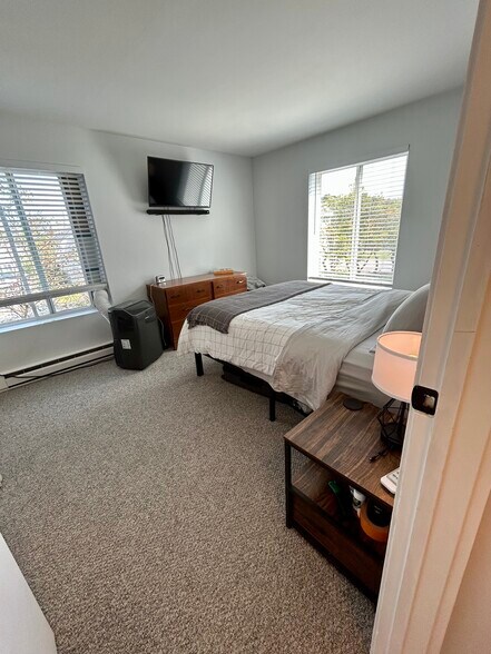 Building Photo - 18 Ocean St