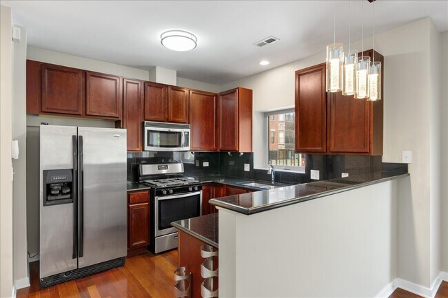 Building Photo - 803 E 41st St