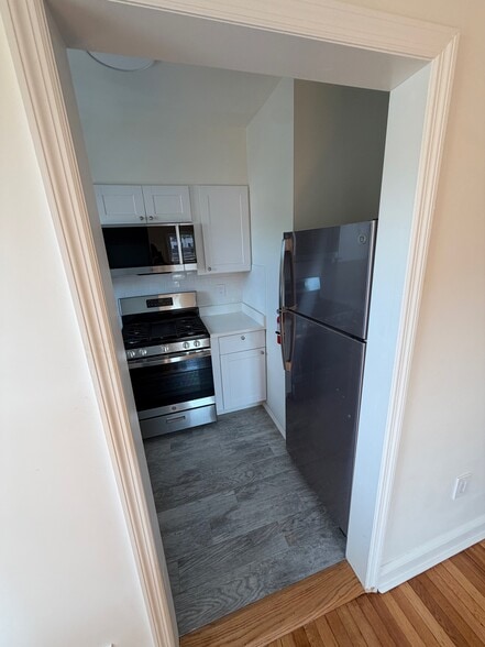 Building Photo - 223 Bellevue Ave