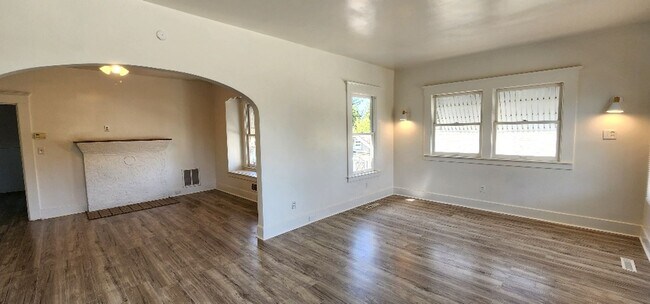 Building Photo - Large Sunny 4 Bedroom 3 Bath Country Style Home in Vallejo!