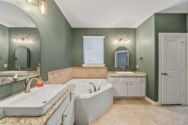 Building Photo - 15311 Kenny Dr